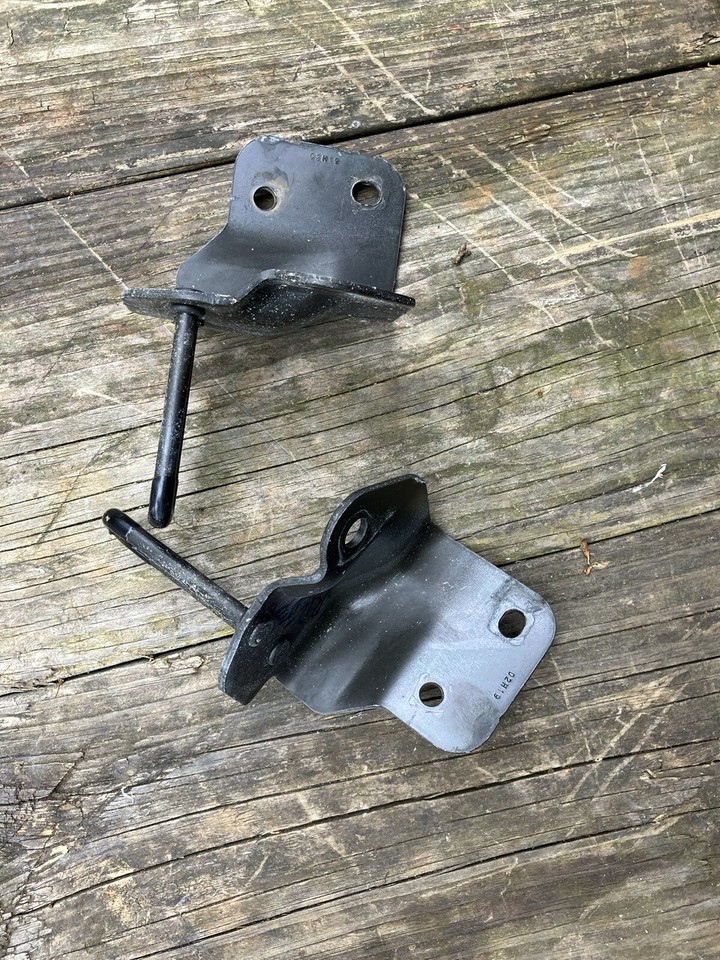Mazda Protege 2003 Rear Seat Strikers Latches 03 Sedan - $39.59