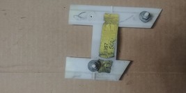 1997 1998 1999 BUICK LESABRE LEFT FRONT FENDER TRIM MOUNT CLIP 1 BROKEN ... - $37.86
