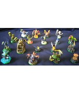 21 Skylanders lot. 2 Game pads, carrying case + 1 Giant still sealed - $81.22 CAD