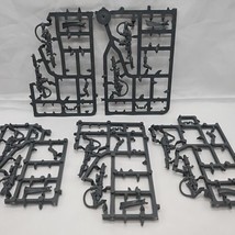 Lot Of (5) Warhammer 40k Chaos Spare Bits And Pieces - $19.79