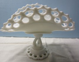 WESTMORELAND Classic Banana Fruit bowl stand  Doric Lace Milk Glass - £19.38 GBP