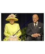 mm681 - Queen Elizabeth &amp; Prince Phillip at NASA in 2007 - print 6x4 - $4.10 CAD