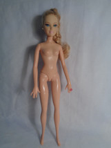 2005 Mattel Barbie Doll Blonde Blue Eyes Battery Operated / Ring Metal Pins - $9.25