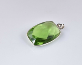 925 Plata de Ley Hecho a Mano Piedra Peridoto Étnico Regalo Fiesta Colgante - £50.86 GBP