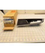 Ford HT4Z-5822600-BA Interior Door Handle Right RH - €59,66 EUR