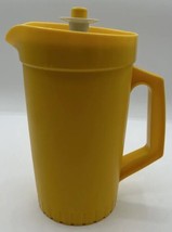 Vintage Tupperware 874-14 8 inch Yellow Plastic With Cover Lid U250 - £15.72 GBP
