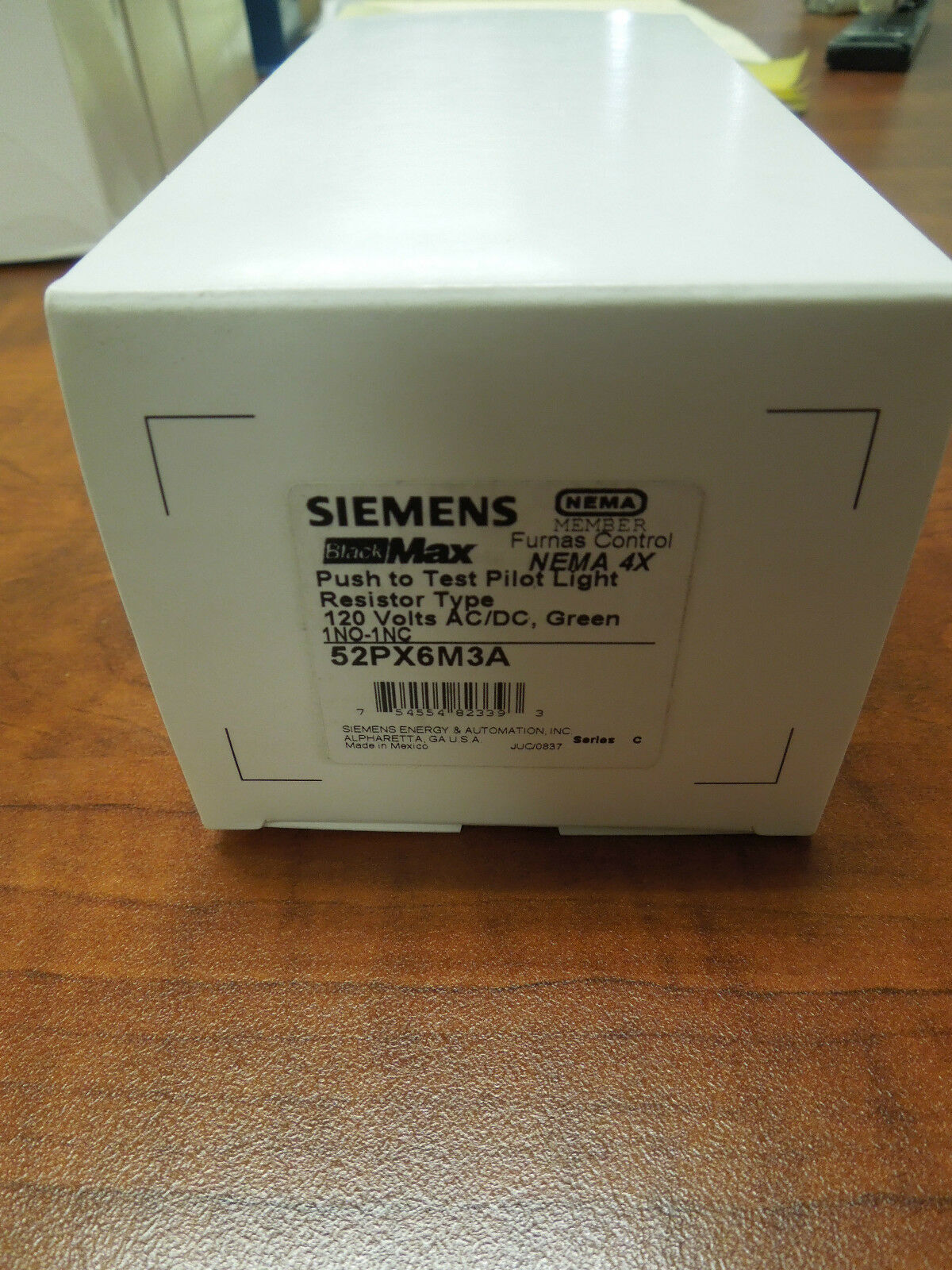 Siemens Black Max 52PX6M3A 120 Volts Resistor Type Green Pilot Light Sur... - $50.00