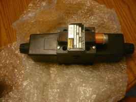  New Parker  D3W4CNJC56 14 Hydraulic Valve - $198.97