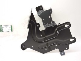 New OEM Auxiliary Heater Mount Bracket 2016-2023 Jaguar F-Pace XE XF T2H7370 - £50.49 GBP