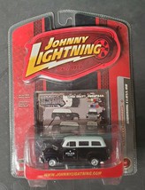 Johnny Lightning Working Class 1950 Chevy Suburban Police Truck NIP - £11.88 GBP