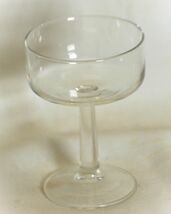 Sherbet Ice Cream Parfait Dessert Footed Clear Glass Dish Unknown Maker b - $9.89