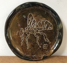 Vtg Handmade Clay Studio Art Pottery Glazed Honey Bee Dessert Small Plate 8.25&quot; - £21.49 GBP