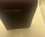 Vintage Holy Bible KJV Dictionary Red Letter Edition - $14.84