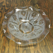 Vintage glass bowl with flower pattern scalloped edge fruit bowl centerp... - $34.60