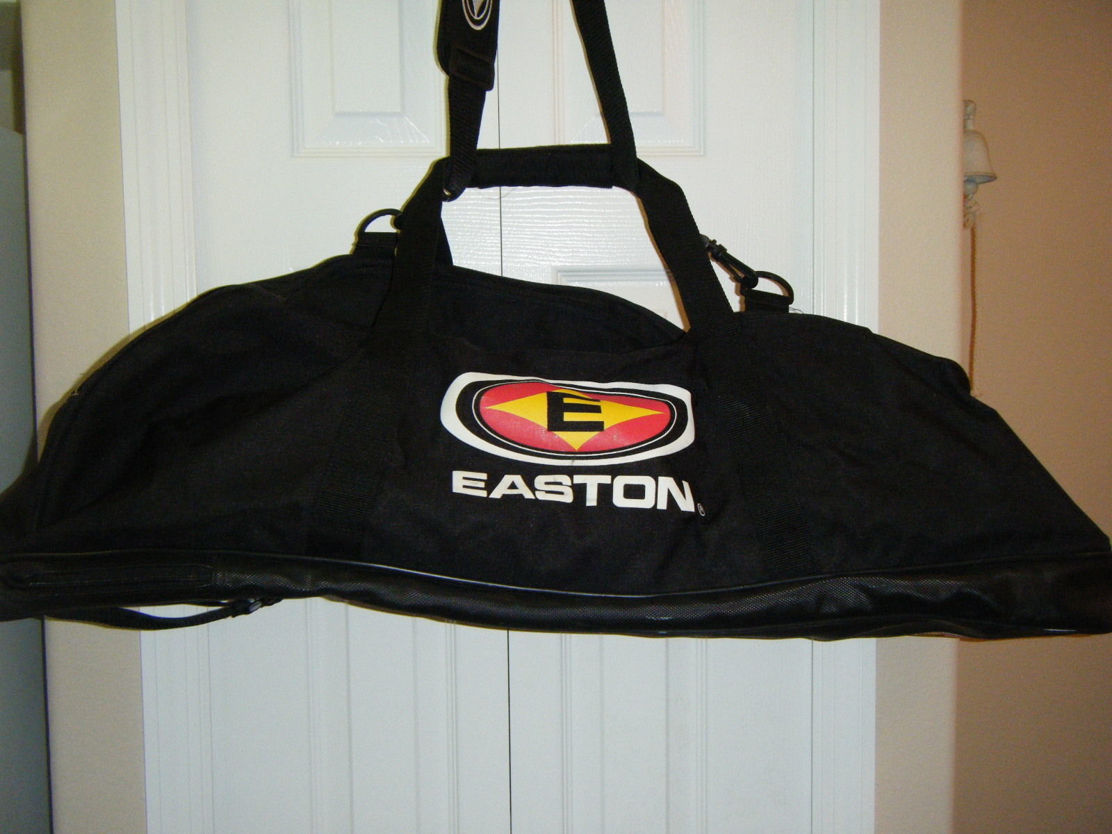 EASTON BASEBALL EQUIPMENT BAG 33 X 10 - $17.99