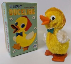 Vintage 1960&#39;s Masudaya (MT) Japan Wind-up Mohair Covered TINY DUCKLING Duck Toy - £23.97 GBP
