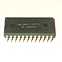 MCM65116P15 2048 x 8 150ns max / 24 pin Motorola Integrated Circuit - $10.89