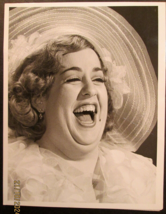 MAMA CASS: (RARE VINTAGE ORIGINAL ROCK &amp; ROLL RECORD PROMO PHOTO) 70.S -... - $1,815.88 MXN