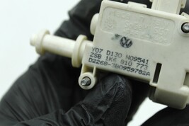 2006-2009 VOLKSWAGEN RABBIT REAR FUEL DOOR GAS LID OPEN ACTUATOR MOTOR H1730 image 12
