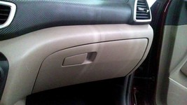 TUCSON    2020 Glove Box 104435440 - $1,082.89 MXN