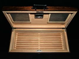 Brizard Mac Daddy Humidor Made in USA Measures 26.5 " L X 11.5" X 5.5"  NIB image 11