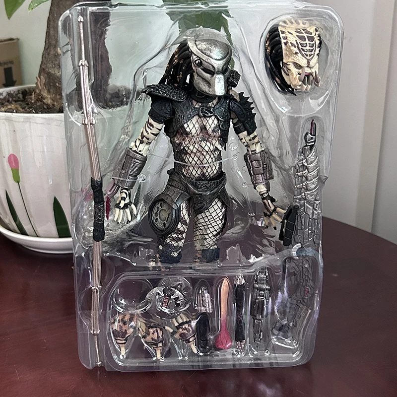 NECA Scout Predator 2 Ultimate Scout Predator Action Figure Alien vs ...