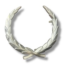 Vintage Cadillac Wreath Emblem Ornament Badges 4416721 GM Metal 3 Pin OEM - $246.52 MXN