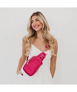 Waverly Woven Crossbody Sling Bag with Strap Extender Fuchsia Pink - €47,16 EUR