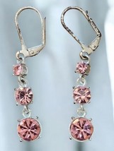 Vtg Pink Crystal Dangle Earrings Silver Tone Leverback Sparkling 3-Stone Design - £22.69 GBP