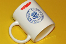 &#39;president Of The United States&#39; Seal On Mug w/red Lip Smudge, Both Sides (Hall D - £3.96 GBP