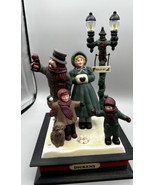 Dickens Musical Caroler Family Holly St. Dickens Village Batteries 2 C 1990 - £14.95 GBP