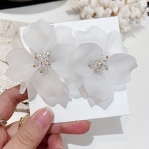 Korean Elegant Transparent Acrylic Flower Petal Beads Stud Earrings For Women Su - £9.20 GBP