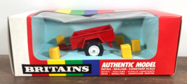Britains MINI Hay Bale TRAILER Red #9553 NIB Farm Tractor Implement 1989 1:32 - £23.35 GBP
