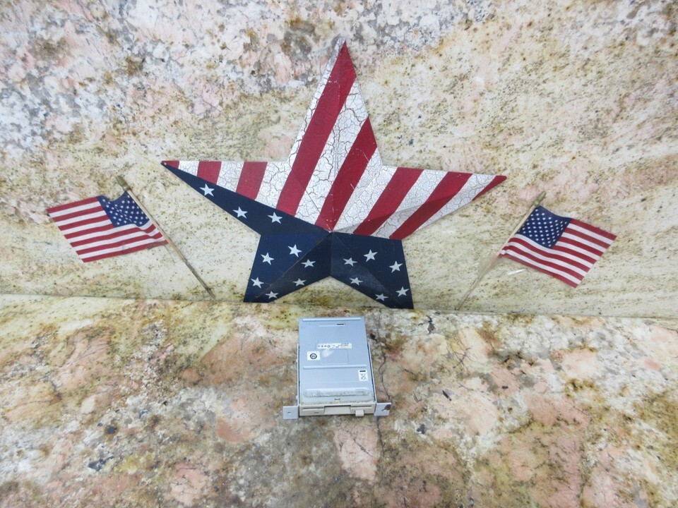 1996 HAAS VF1 PALLET 250802 10 - $164.89 1996 HAAS VF1 PALLET 250802 10 - $164.89