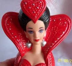 Bob Mackie Barbie&quot; Queen of Hearts&quot; Valentine head vase w/box - £35.30 GBP