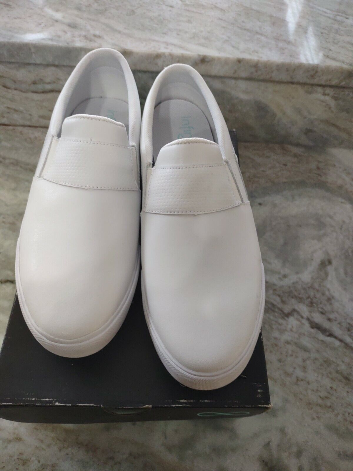 Primary image for Infinity Nursing Shoes Size 9.5 Slip Resistant floor model