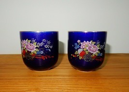 Lovely pair of vtg Kutani porcelain sake cups in blue, gold, &amp; floral pattern - £15.69 GBP