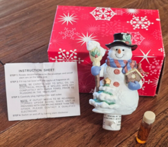 Vtg Avon Nightlight Diffuser Snowman Red Bird Christmas Holiday Plug-in  Decor - $14.84