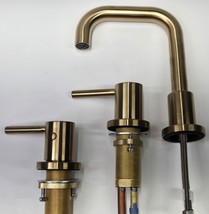Signature Hardware 483894 Lexia 1.2 GPM Widespread Bath Faucet-Brushed Gold READ - $2,956.57 MXN