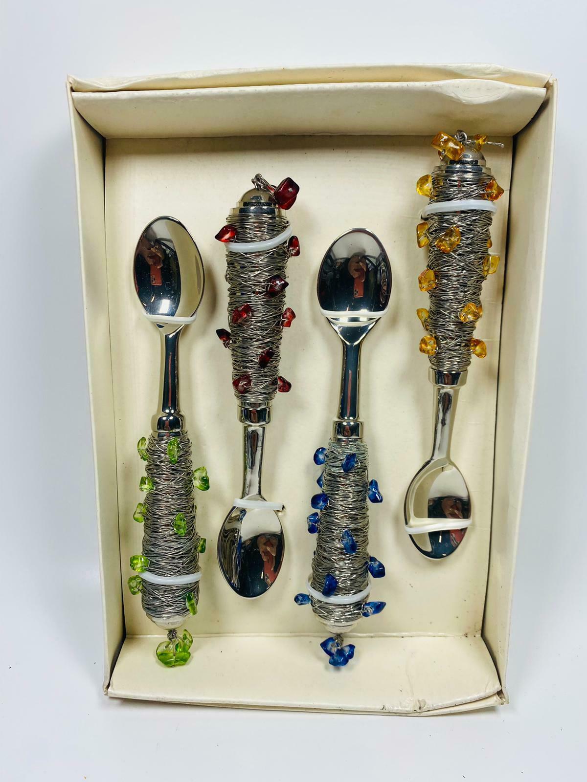 4 Piece Set clasic Teaspoon with stones-
show original title

Original T... - $29.15