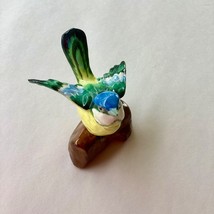 Crown Staffordshire England Bone China Blue and Yellow Bird Figurine - $300.33 MXN