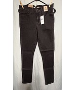 Levi’s 311 Shaping Skinny Women’s 6 Short/W28 L30 Black NWT - $688.22 MXN