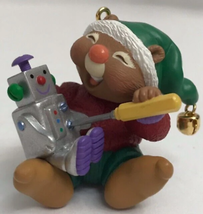 Hallmark Keepsake In The Workshop Toy Maker Mouse Elf w/Robot Ornament 1999 - £5.96 GBP