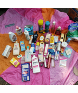 HUGE LOT Vintage 1980&#39;s Bathroom Items Lotion Tampax Nexus Maybelline w/... - $3,972.24 MXN