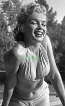 Marilyn Monroe the Iconic smile while Poolside PUBLICITY PHOTO 8 x 10 - £7.88 GBP