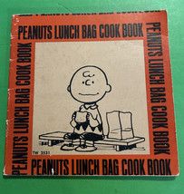 The P EAN Uts Lunch Bag Cook Book Paperback By Charles Schulz 1974 1st Printing - £26.16 GBP