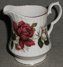 Royal Windsor Red &amp; White Rose Design Fine Bone China Creamer - Made In England - £8.13 GBP