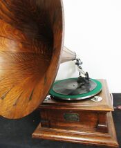 Victor V Phonograph with Original Oak Spear Tip Horn circa 1905 Fully Re... - $5,995.00