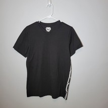 Ecko Shirt Mens Small Unlimited Black V-Neck Casual Comfort Short Sleeve - $13.64