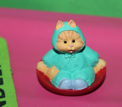 Cameron Orange Cat Sledding  Merry Mini Keepsakes 1995 Figurine Hallmark QFM8199 - £15.56 GBP